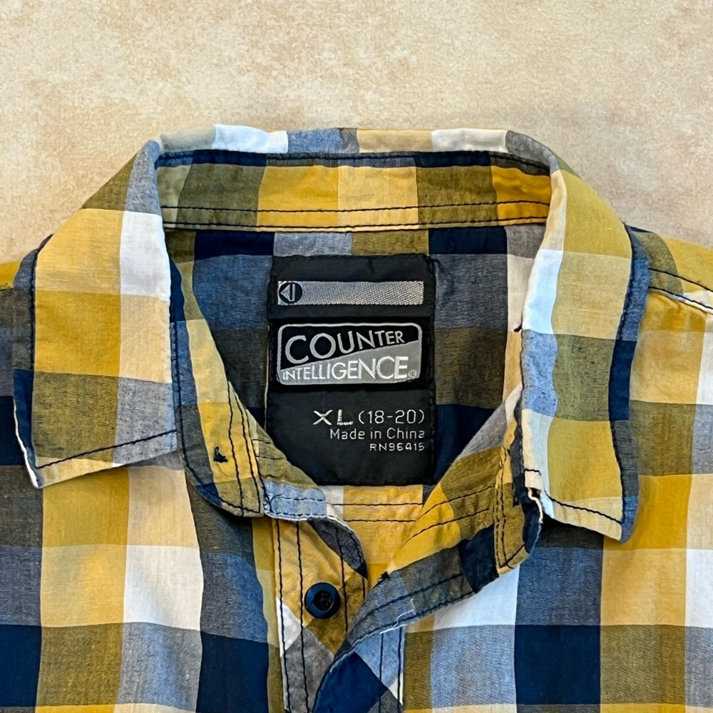 Boys 18/20 (XL) Yellow and Navy Blue Plaid Button Up Shirt - Picture 3 of 5